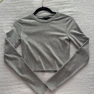Forever 21 Light Gray Ribbed Long Sleeve Crop Top
